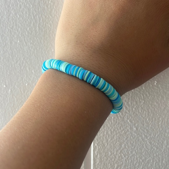 Clay bead bracelet - Picture 1 of 3